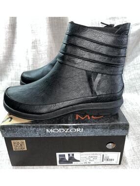 MODZORI Jane Reversibles NIB Black / Silver Vegan Leather 10 M